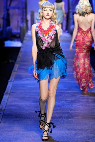 Sang trọng với BST Christian Dior - 27 Sang trọng với BST Christian Dior - 27