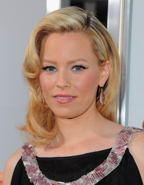 Ấn tượng với váy hai mặt của mỹ nhân phim “Người nhện” - 2