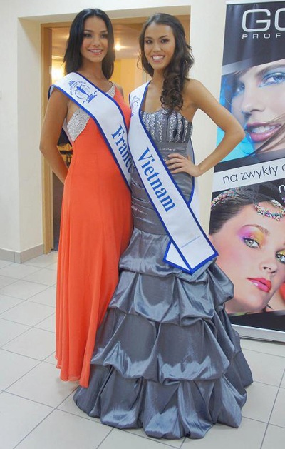 Hình ảnh thú vị về Thu Mây và người đẹp dự thi Hoa hậu siêu quốc gia - 2 Hình ảnh thú vị về Thu Mây và người đẹp dự thi Hoa hậu siêu quốc gia - 2