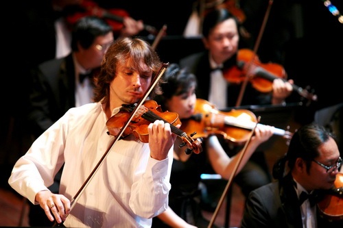 Công diễn Giai điệu mùa thu 2011 - 2