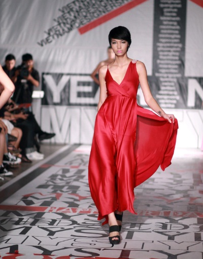 Những thiết kế ấn tượng của nhà tạo mẫu Việt - 11 Những thiết kế ấn tượng của nhà tạo mẫu Việt - 11