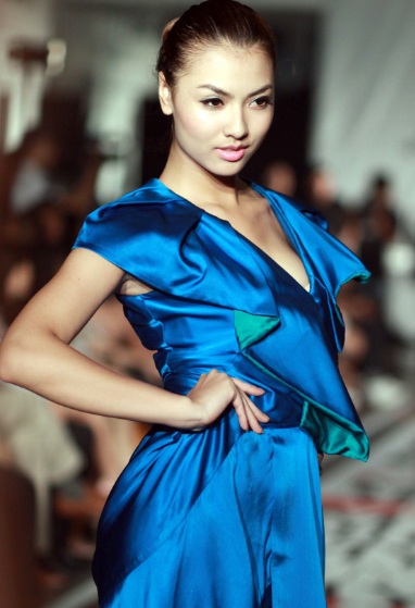 Những thiết kế ấn tượng của nhà tạo mẫu Việt - 24 Những thiết kế ấn tượng của nhà tạo mẫu Việt - 24