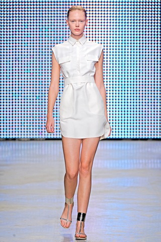 Sành điệu, trẻ trung với BST Giambattista Valli - 1 Sành điệu, trẻ trung với BST Giambattista Valli - 1