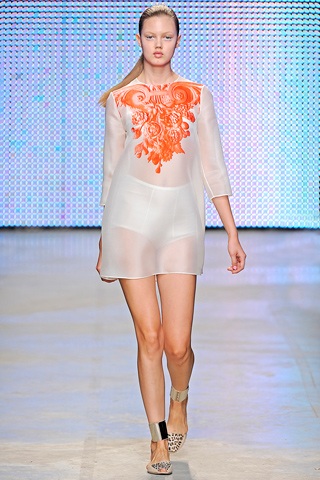 Sành điệu, trẻ trung với BST Giambattista Valli - 13 Sành điệu, trẻ trung với BST Giambattista Valli - 13
