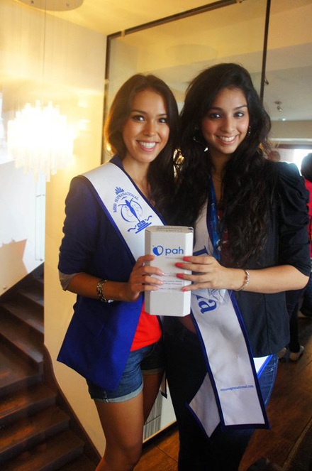 Thu Mây vui vẻ bên các người đẹp dự thi Hoa hậu Siêu quốc gia - 5 Thu Mây vui vẻ bên các người đẹp dự thi Hoa hậu Siêu quốc gia - 5