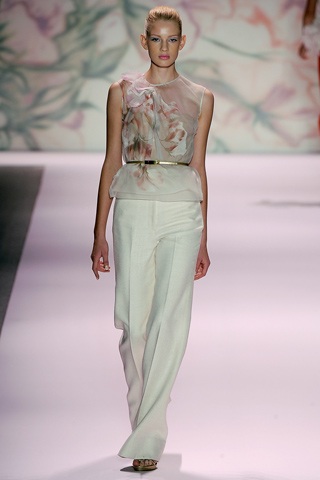 BST gợi cảm và quyến rũ của Monique Lhuillier - 15