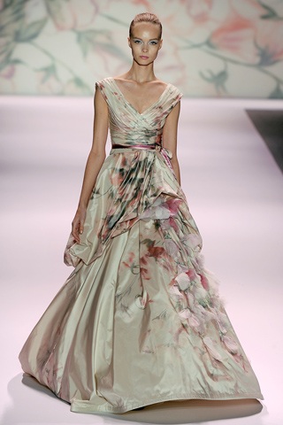 BST gợi cảm và quyến rũ của Monique Lhuillier - 34