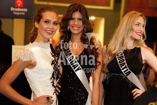 Hoàng My đi chơi cùng người đẹp Hoàn vũ - 21 Hoàng My đi chơi cùng người đẹp Hoàn vũ - 21