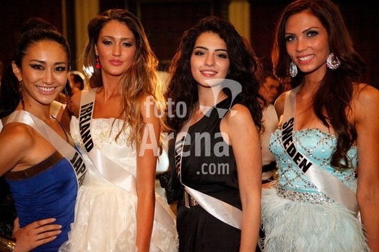 Hoàng My đi chơi cùng người đẹp Hoàn vũ - 24 Hoàng My đi chơi cùng người đẹp Hoàn vũ - 24