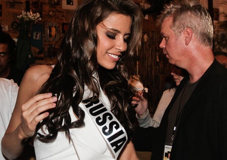 Hoàng My đi chơi cùng người đẹp Hoàn vũ - 29 Hoàng My đi chơi cùng người đẹp Hoàn vũ - 29