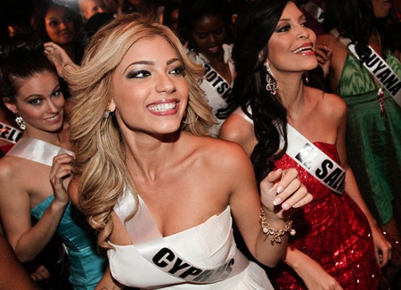 Hoàng My đi chơi cùng người đẹp Hoàn vũ - 30 Hoàng My đi chơi cùng người đẹp Hoàn vũ - 30