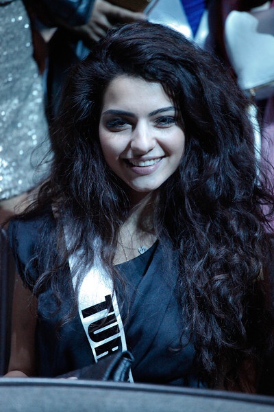 Người đẹp Hoàn vũ đi xem nhạc kịch - 2 Người đẹp Hoàn vũ đi xem nhạc kịch - 2