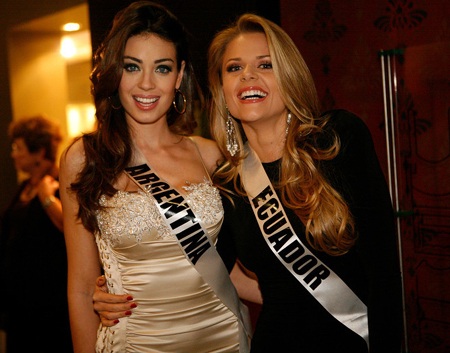 Người đẹp Hoàn vũ đi xem nhạc kịch - 4 Người đẹp Hoàn vũ đi xem nhạc kịch - 4