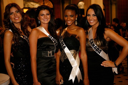 Người đẹp Hoàn vũ đi xem nhạc kịch - 5 Người đẹp Hoàn vũ đi xem nhạc kịch - 5