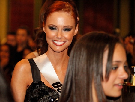 Người đẹp Hoàn vũ đi xem nhạc kịch - 11 Người đẹp Hoàn vũ đi xem nhạc kịch - 11