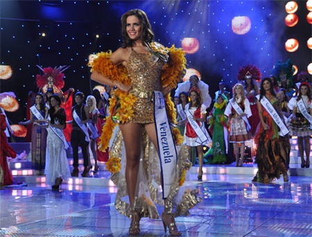 Thu Mây: Nhỏ bé vẫn tỏa sáng trong đêm chung kết Hoa hậu Siêu quốc gia - 9