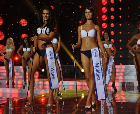 Thu Mây: Nhỏ bé vẫn tỏa sáng trong đêm chung kết Hoa hậu Siêu quốc gia - 27