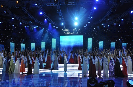 Thu Mây: Nhỏ bé vẫn tỏa sáng trong đêm chung kết Hoa hậu Siêu quốc gia - 32