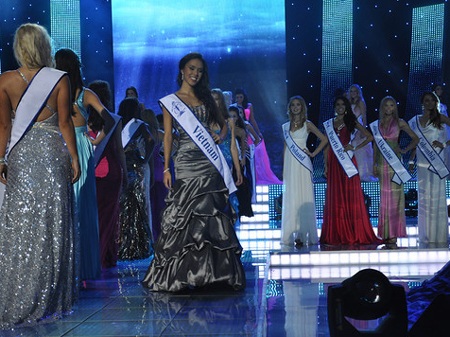 Thu Mây: Nhỏ bé vẫn tỏa sáng trong đêm chung kết Hoa hậu Siêu quốc gia - 8