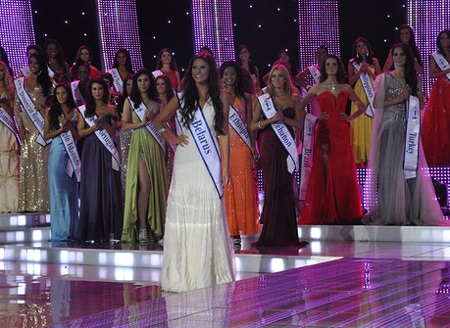 Thu Mây: Nhỏ bé vẫn tỏa sáng trong đêm chung kết Hoa hậu Siêu quốc gia - 39