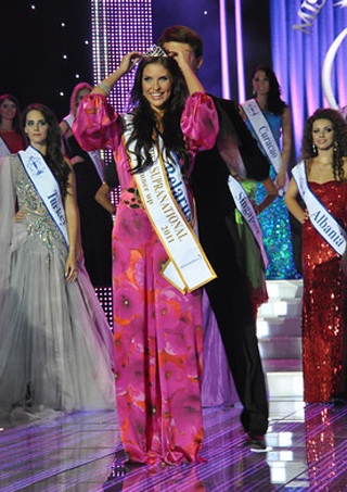 Thu Mây: Nhỏ bé vẫn tỏa sáng trong đêm chung kết Hoa hậu Siêu quốc gia - 55