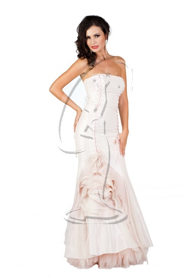 Bộ ảnh lung linh của Hoàng My và các người đẹp Hoàn vũ - 20