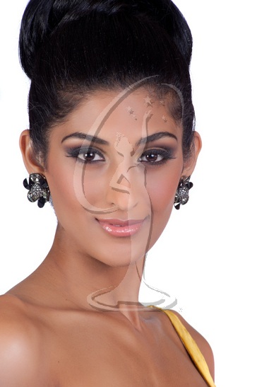 Bộ ảnh lung linh của Hoàng My và các người đẹp Hoàn vũ - 46