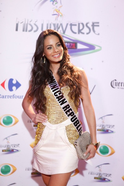 Hoàng My đi tiệc cùng người đẹp Hoàn vũ - 41