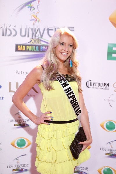 Hoàng My đi tiệc cùng người đẹp Hoàn vũ - 53