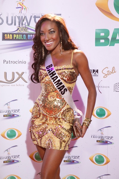 Hoàng My đi tiệc cùng người đẹp Hoàn vũ - 54