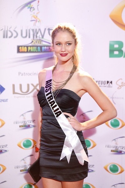 Hoàng My đi tiệc cùng người đẹp Hoàn vũ - 58