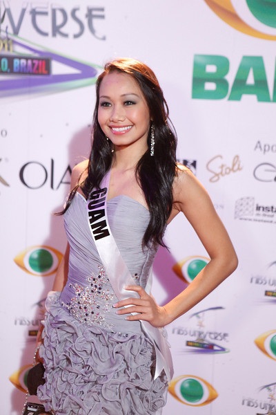 Hoàng My đi tiệc cùng người đẹp Hoàn vũ - 31