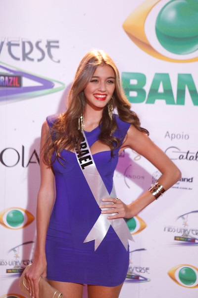 Hoàng My đi tiệc cùng người đẹp Hoàn vũ - 36