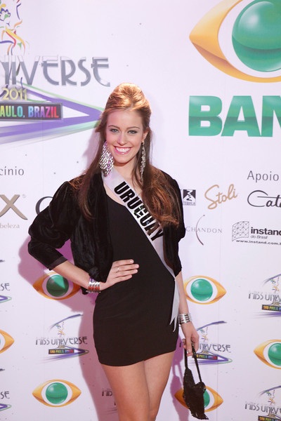 Hoàng My đi tiệc cùng người đẹp Hoàn vũ - 6