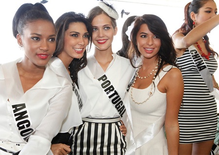 Người đẹp Hoàn vũ đi xem đua ngựa - 15