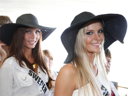 Người đẹp Hoàn vũ đi xem đua ngựa - 16