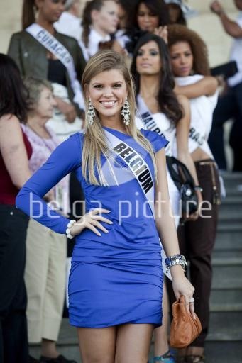 Người đẹp Hoàn vũ đi xem đua ngựa - 26