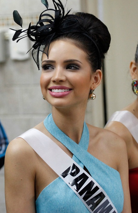 Người đẹp Hoàn vũ đi xem đua ngựa - 30