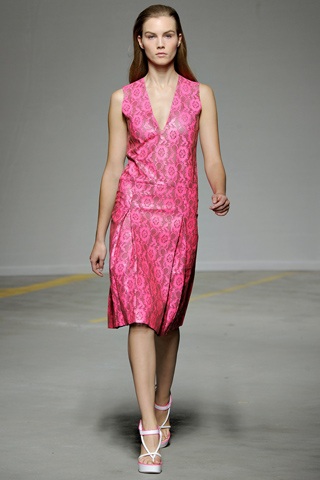 BST điệu đà của Christopher Kane - 3