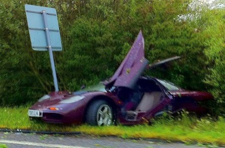 “Mr Bean” lái siêu xe và gặp nạn - 3 “Mr Bean” lái siêu xe và gặp nạn - 3