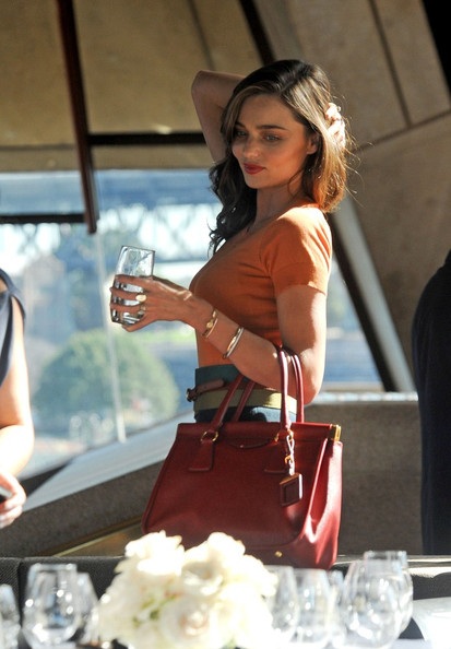 Thiên thần Victoria 's Secret khoe chân dài và cục cưng đáng yêu - 15 Thiên thần Victoria 's Secret khoe chân dài và cục cưng đáng yêu - 15