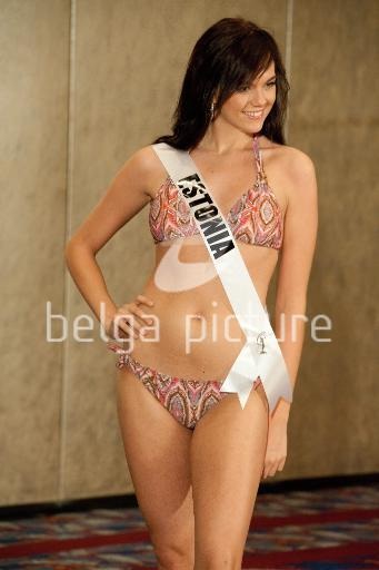 Hoàng My tự tin diện bikini tiếp xúc ban giám khảo - 41 Hoàng My tự tin diện bikini tiếp xúc ban giám khảo - 41