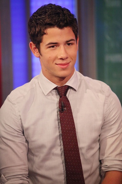 Nick Jonas thế chỗ của “Harry Potter”  - 1