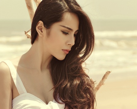 Thủy Tiên và trần tình “gái hư hay ngoan” - 2