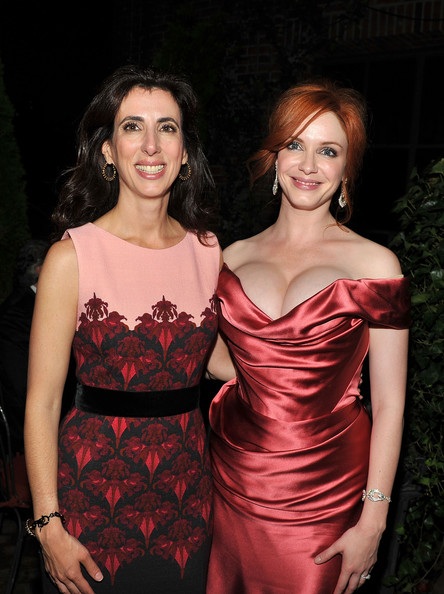 Christina Hendricks khoe “vòng một” khủng - 16 Christina Hendricks khoe “vòng một” khủng - 16