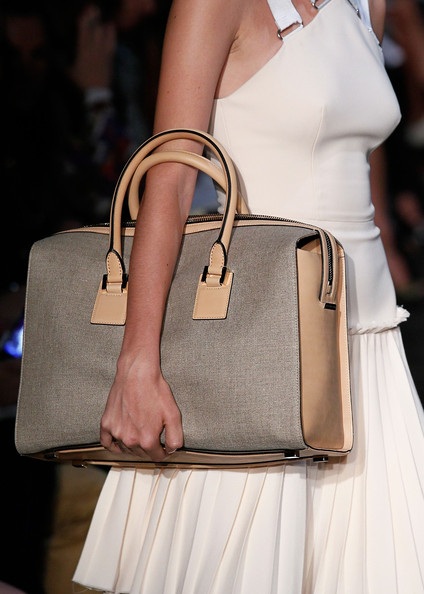 “Liếc” BST mới của Victoria Beckham - 11 “Liếc” BST mới của Victoria Beckham - 11