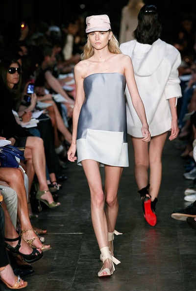 “Liếc” BST mới của Victoria Beckham - 16 “Liếc” BST mới của Victoria Beckham - 16