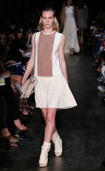 “Liếc” BST mới của Victoria Beckham - 31 “Liếc” BST mới của Victoria Beckham - 31