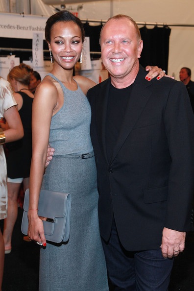 Michael Douglas thân thiết với Rosie Whiteley khi xem trình diễn thời trang - 21