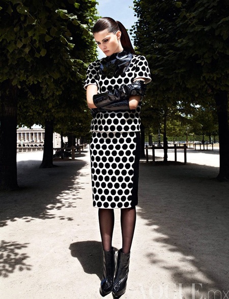 Isabeli Fontana kiêu sa trên Vogue - 1